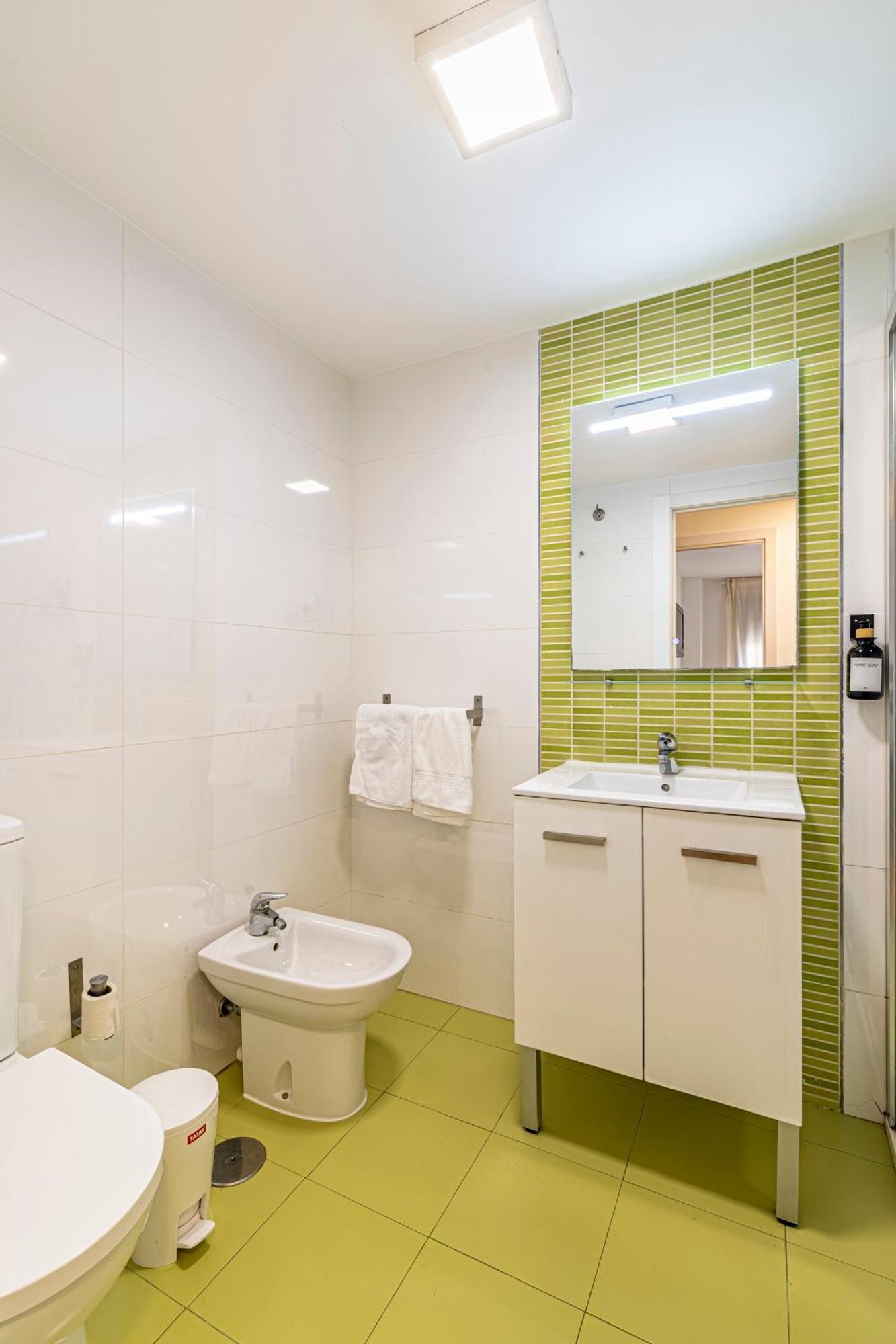 Solis Mare Apartments - Pedregalejo Beach مالقة المظهر الخارجي الصورة