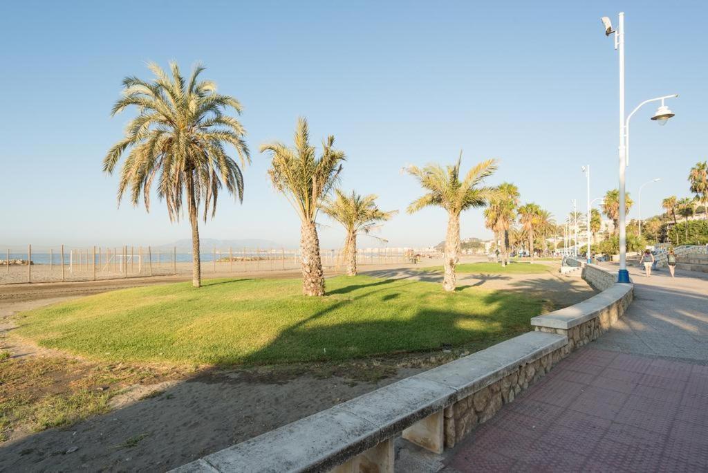 Solis Mare Apartments - Pedregalejo Beach مالقة المظهر الخارجي الصورة